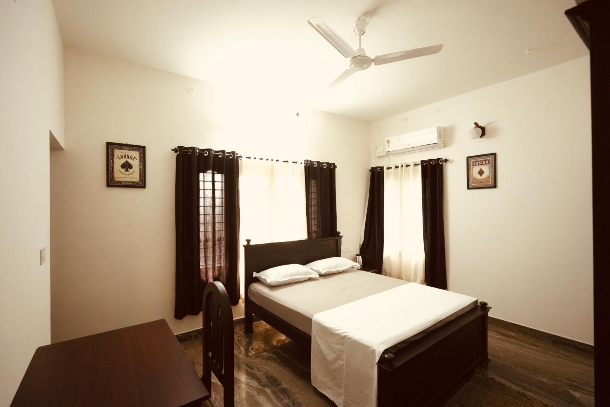 Daffodils Inn Alappuzha Exterior photo
